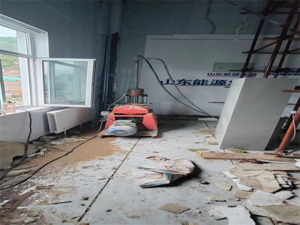 察哈尔右翼后地基基础下沉墙体裂缝加固注浆顶升施工